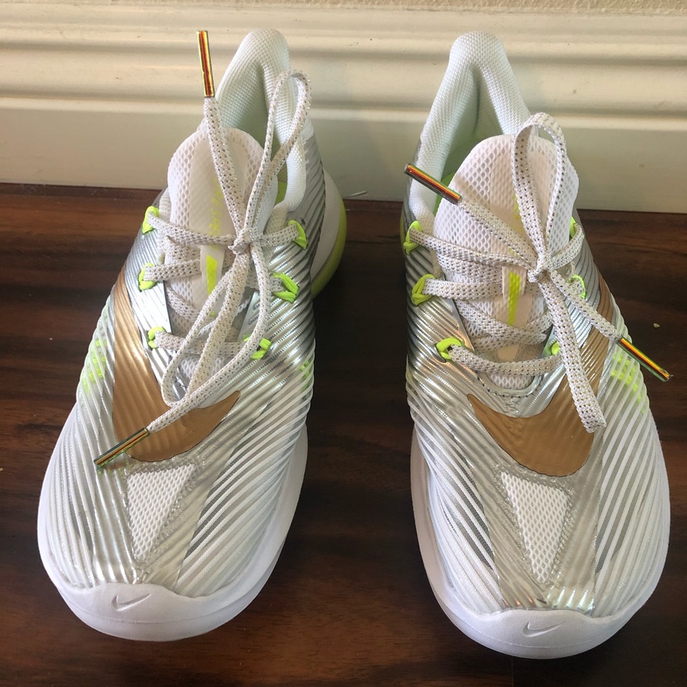 Nike Youth GS Future Speed Silver Running - *NEW*